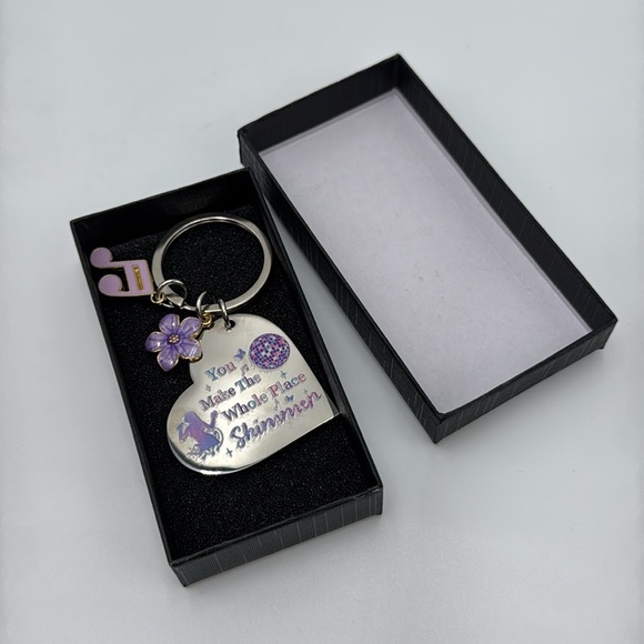Heart Keychain – You Make the Whole Place Shimmer – Swiftie Gift - Picture 4 of 4